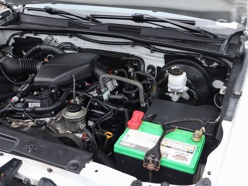 Used 2019 Toyota Tacoma SR image 12