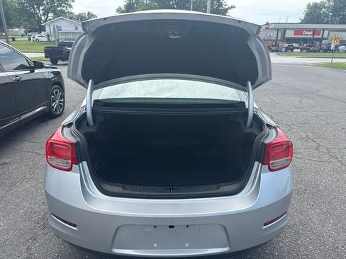 Used 2015 Chevrolet Malibu LT w/ Power Convenience Package FWD image 8