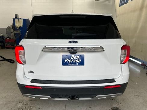 Used 2022 Ford Explorer XLT w/ Equipment Group 202A AWD/4WD image 5