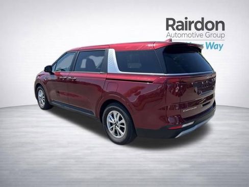 Used 2022 Kia Carnival LX FWD image 5