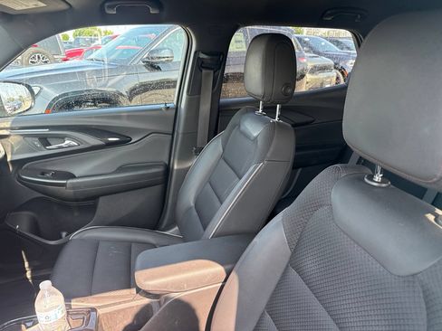 Used 2022 Chevrolet TrailBlazer RS AWD/4WD image 11