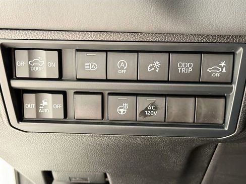 New 2026 Toyota Tundra Platinum AWD/4WD image 9