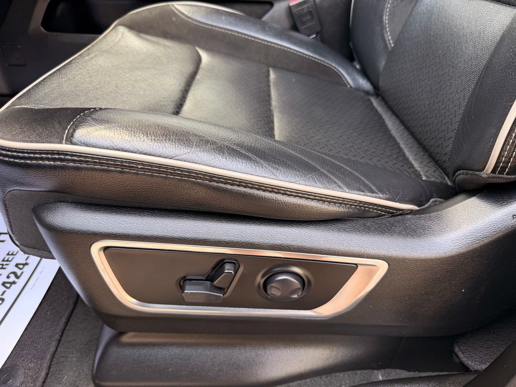 Used 2024 RAM 1500 Laramie RWD image 15