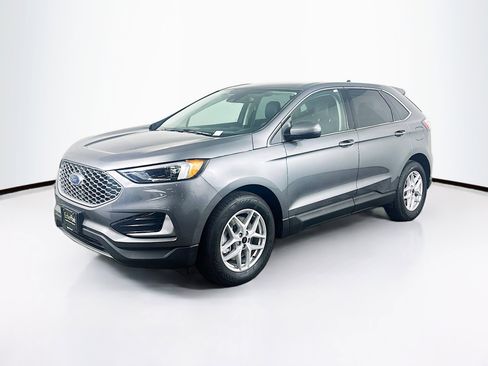 Used 2023 Ford Edge SEL image 3