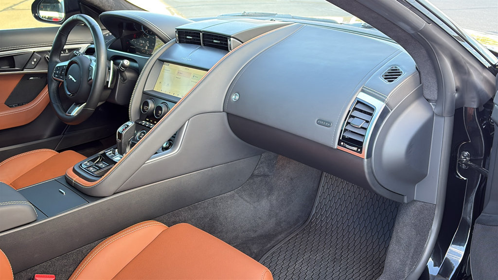 Used 2023 Jaguar F-TYPE R-Dynamic AWD/4WD image 23