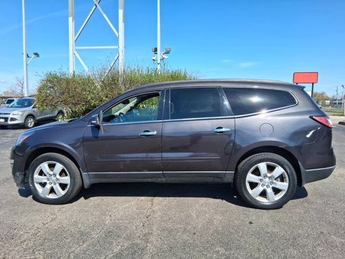 Used 2017 Chevrolet Traverse LT w/ Style and Technology Package FWD image 5
