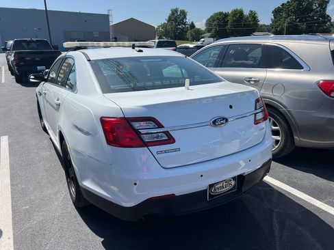 Used 2015 Ford Taurus Police Interceptor AWD image 4