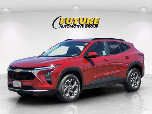 Used 2024 Chevrolet Trax LT w/ Driver Confidence Package FWD image 5