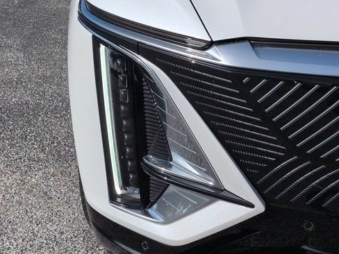 Used 2024 Cadillac Lyriq Luxury RWD image 9