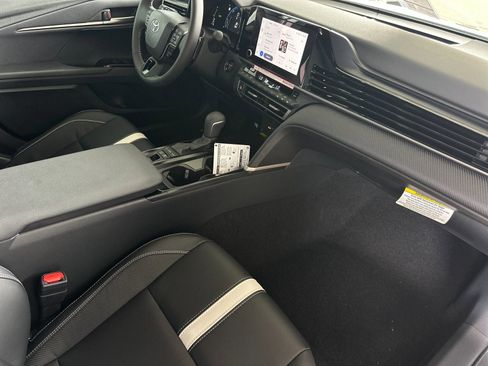 New 2026 Toyota Camry Hybrid image 14