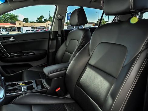 Used 2020 Kia Sportage EX AWD/4WD image 16