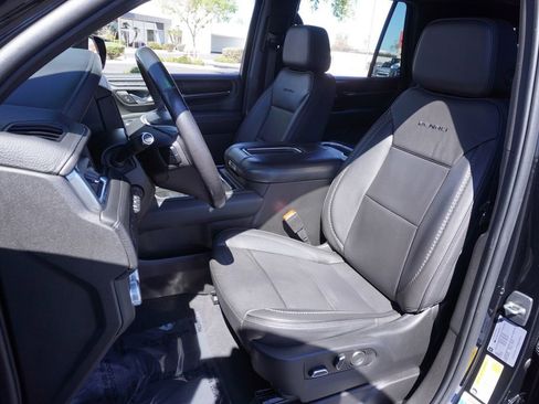 Certified 2021 GMC Yukon Denali w/ Denali Premium Package image 15