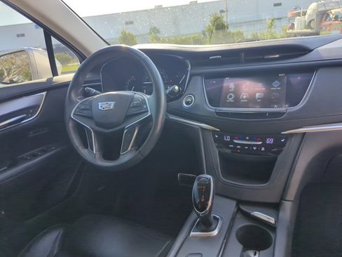 Used 2017 Cadillac XT5 Luxury w/ LPO, Wheel Lock Package FWD image 27