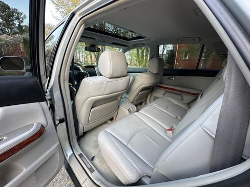 Used 2006 Lexus RX 330 FWD image 19