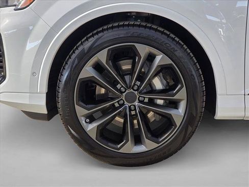 New 2026 Audi Q7 3.0T Premium Plus AWD/4WD image 9