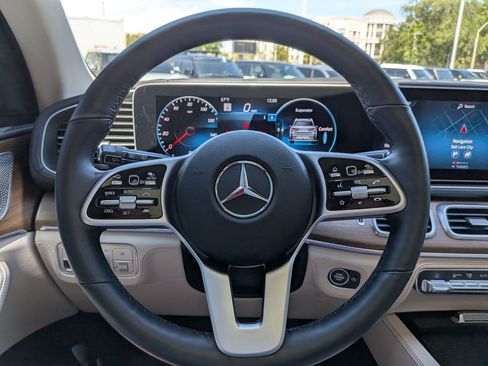 Used 2021 Mercedes-Benz GLS 450 4MATIC image 15