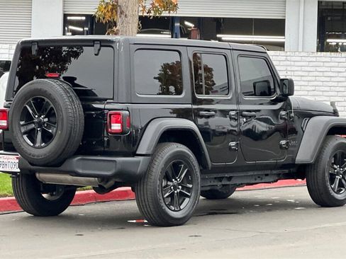 Used 2022 Jeep Wrangler Unlimited Sport image 4