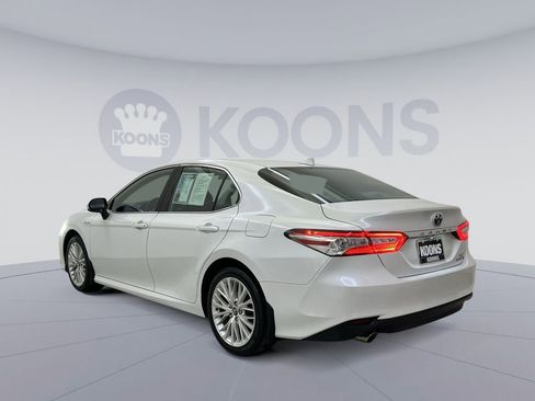 Used 2020 Toyota Camry XLE image 4