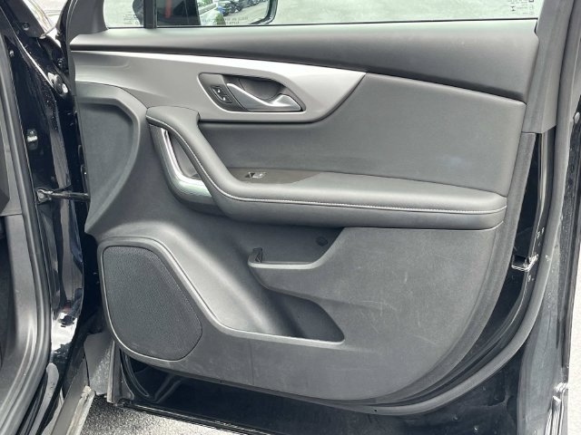 Used 2025 Chevrolet Blazer LT AWD/4WD image 21