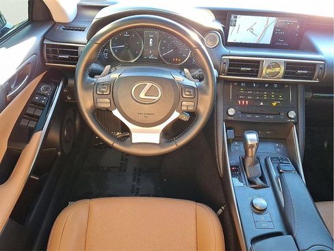 Used 2017 Lexus IS 300 AWD image 12