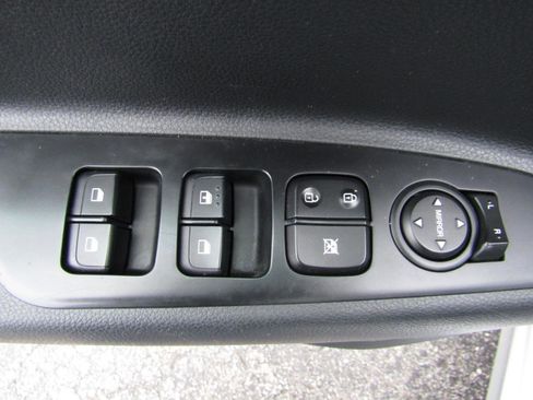 Used 2022 Kia Rio S FWD image 11