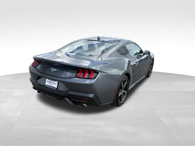 Used 2025 Ford Mustang Coupe RWD image 2