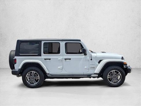 Used 2023 Jeep Wrangler Unlimited Sahara AWD/4WD image 4