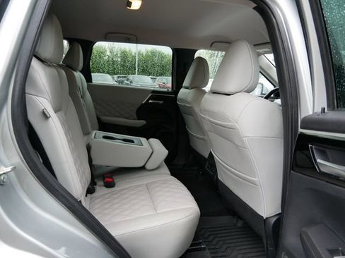 Used 2022 Mitsubishi Outlander SEL AWD/4WD image 9