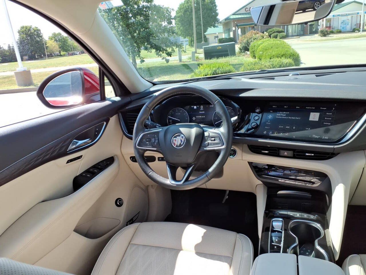 Used 2021 Buick Envision Avenir w/ Technology Package II FWD image 12