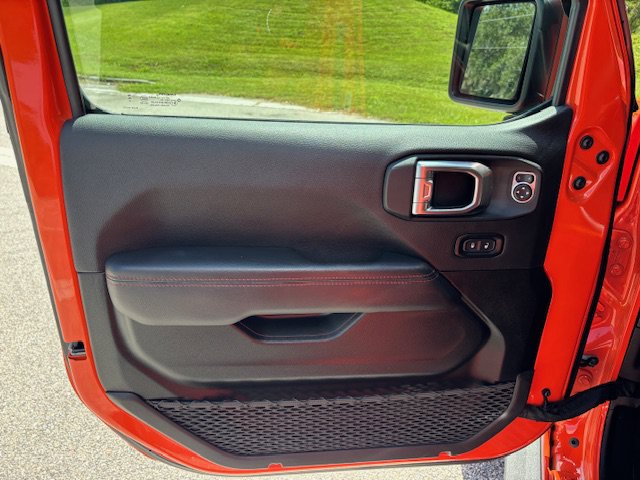 Used 2023 Jeep Wrangler Unlimited Rubicon 4xe AWD/4WD image 10