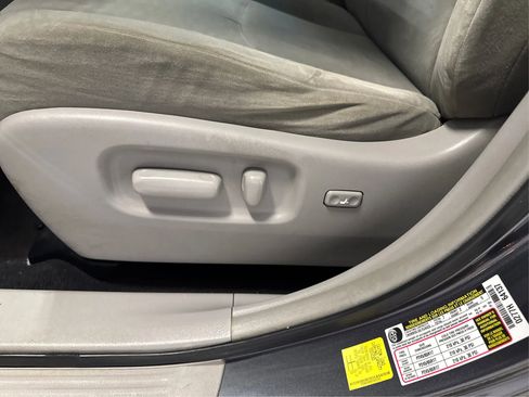 Used 2013 Toyota Highlander Limited image 22