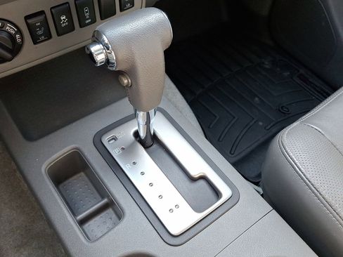 Used 2016 Nissan Frontier SL w/ Moonroof Package image 12