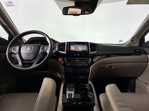 Used 2018 Honda Pilot Touring image 14