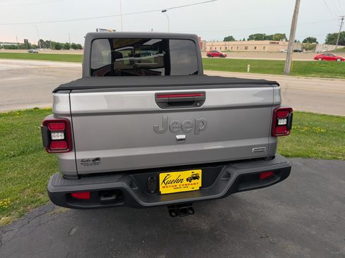 Used 2020 Jeep Gladiator Overland w/ Dual Top Group AWD/4WD image 7