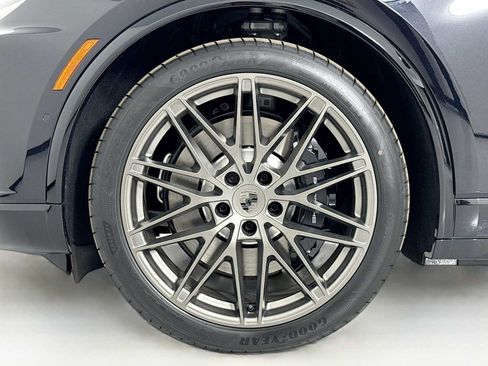 New 2025 Porsche Macan Turbo Electric image 33