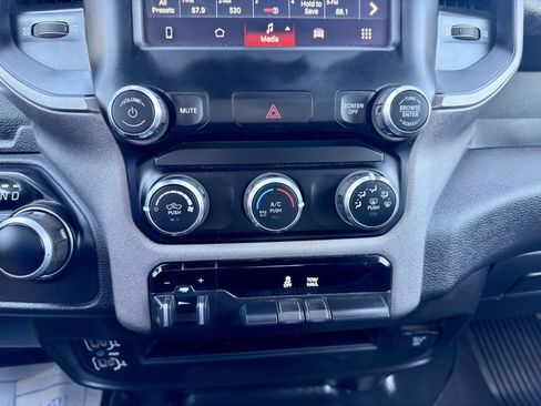 Used 2024 RAM 2500 Tradesman w/ Chrome Appearance Group image 22