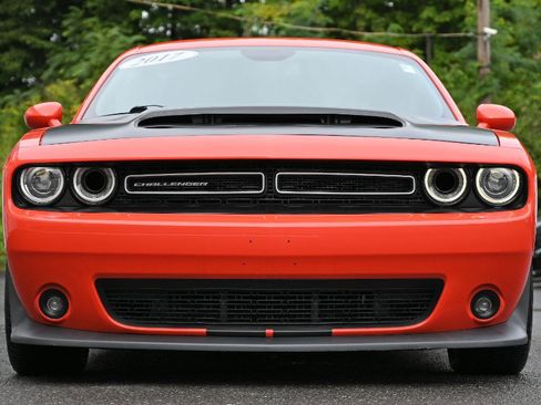 Used 2017 Dodge Challenger R/T Scat Pack RWD image 12
