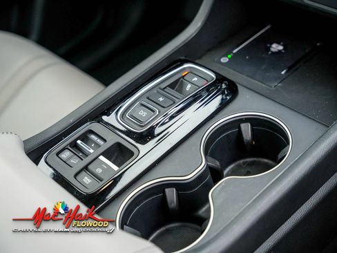 Used 2023 Honda Pilot Touring image 18