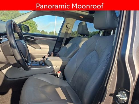 Used 2021 Toyota Highlander Platinum AWD/4WD image 8