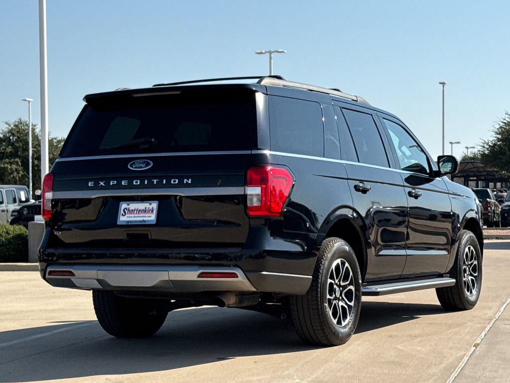 Used 2023 Ford Expedition XLT AWD/4WD image 7
