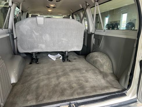 Used 2013 Ford E-150 and Econoline 150 Wagon RWD image 7