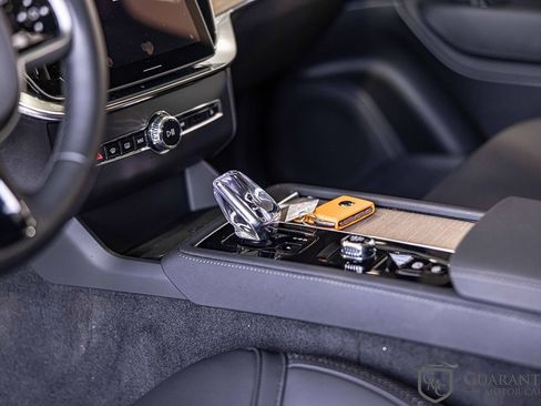 Used 2025 Volvo XC90 B6 Plus image 23