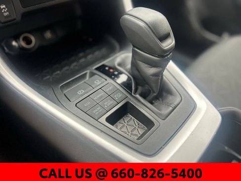 Used 2025 Toyota RAV4 XLE AWD/4WD image 17