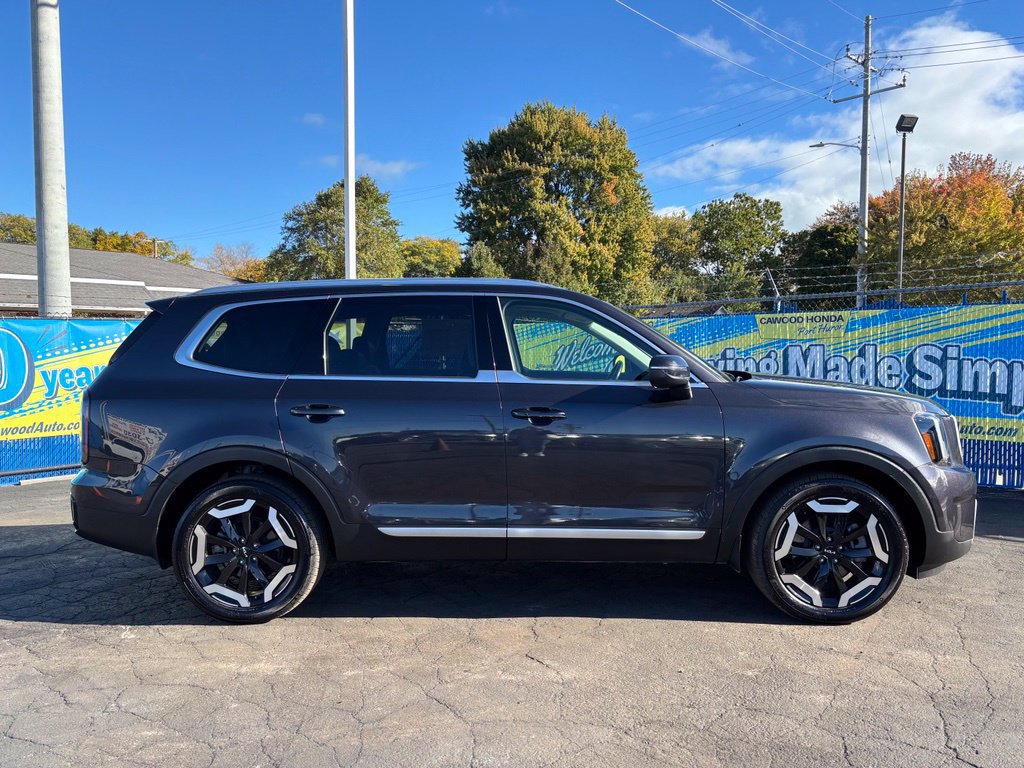Used 2025 Kia Telluride EX AWD/4WD image 2