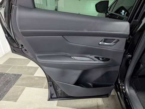 Used 2025 Nissan Murano SL AWD/4WD image 9