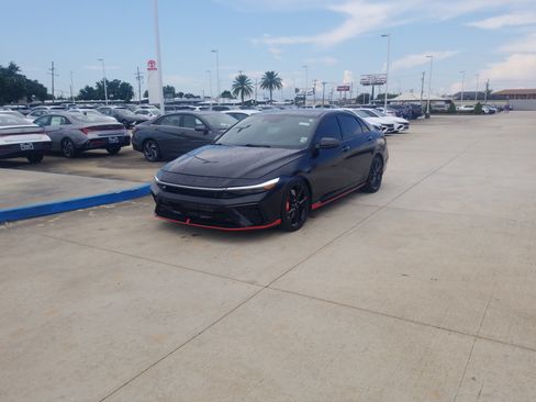 Used 2025 Hyundai Elantra N FWD image 3