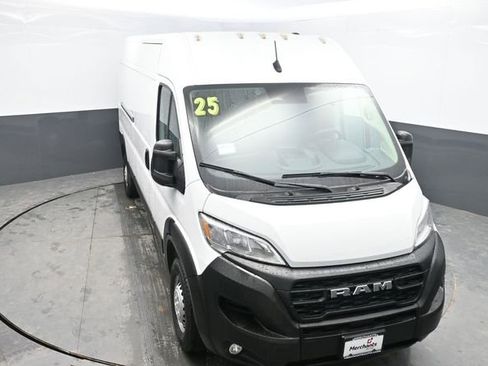 Used 2025 RAM ProMaster 2500 w/ Convenience Group FWD image 29
