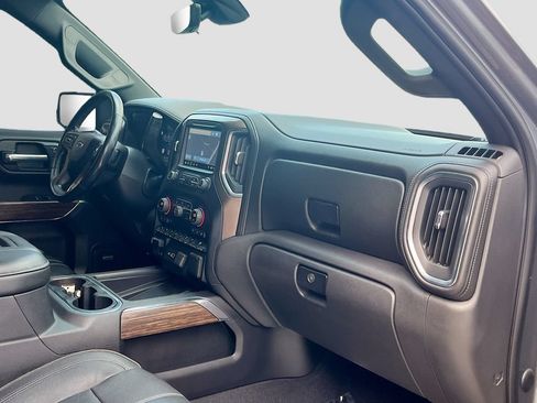 Used 2019 Chevrolet Silverado 1500 High Country w/ Technology Package AWD/4WD image 31