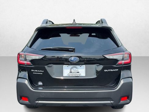 Used 2023 Subaru Outback Premium AWD/4WD image 5