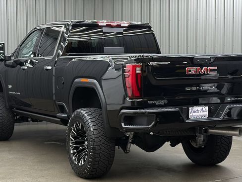 Used 2025 GMC Sierra 2500 Denali w/ Denali Reserve Package AWD/4WD image 3